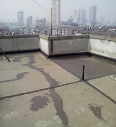 潜江漏水维修 楼顶漏水是什么原因，楼顶漏水维修方法是什么?